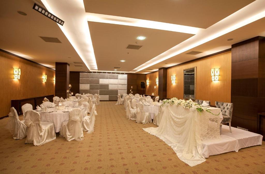 Safir Hotel Gaziantep Buitenkant foto