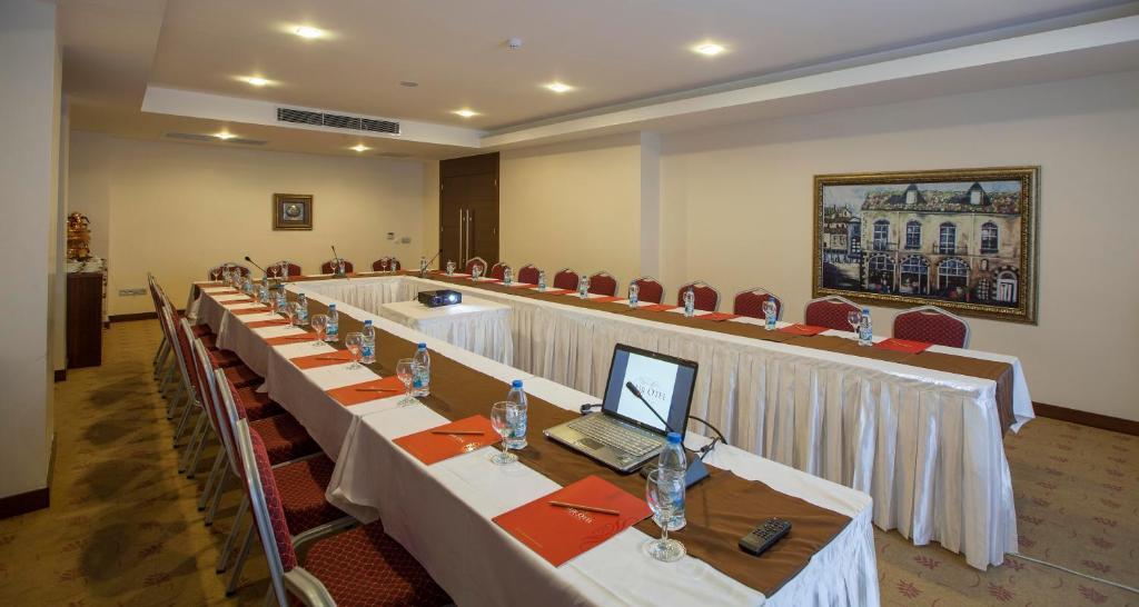 Safir Hotel Gaziantep Buitenkant foto